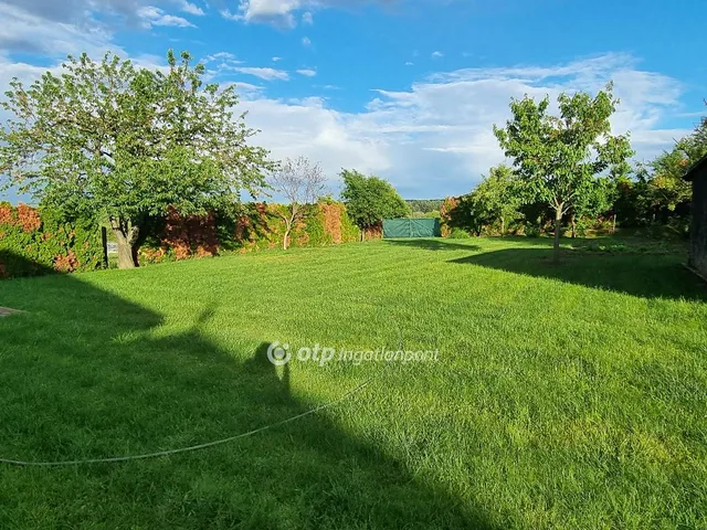 Eladó ház Bakonyszentlászló 258 nm