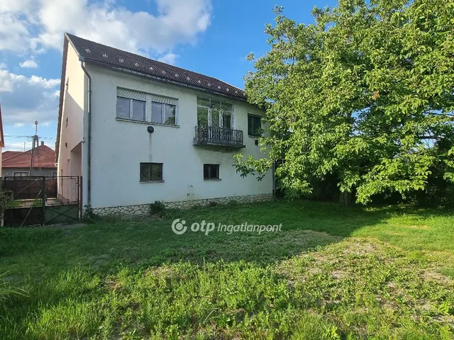 Eladó ház Pápa 237 nm