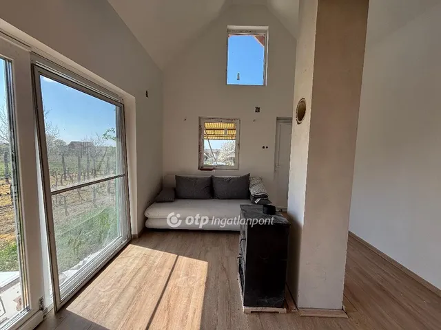 Eladó telek Somlószőlős 1339 nm