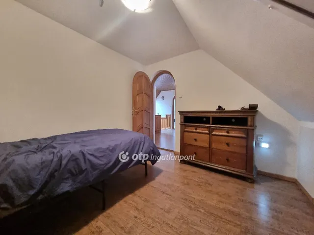 Eladó ház Pápa, Belváros 185 nm