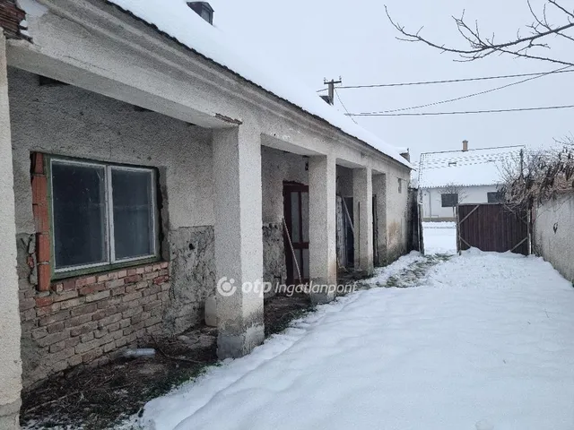 Eladó ház Béb 117 nm