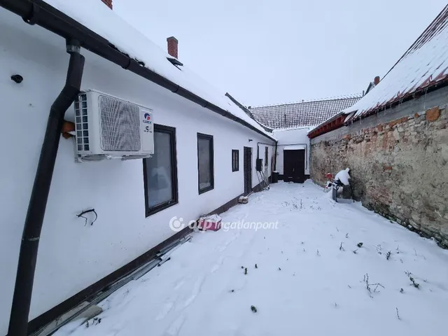 Eladó ház Pápa, Belváros 77 nm