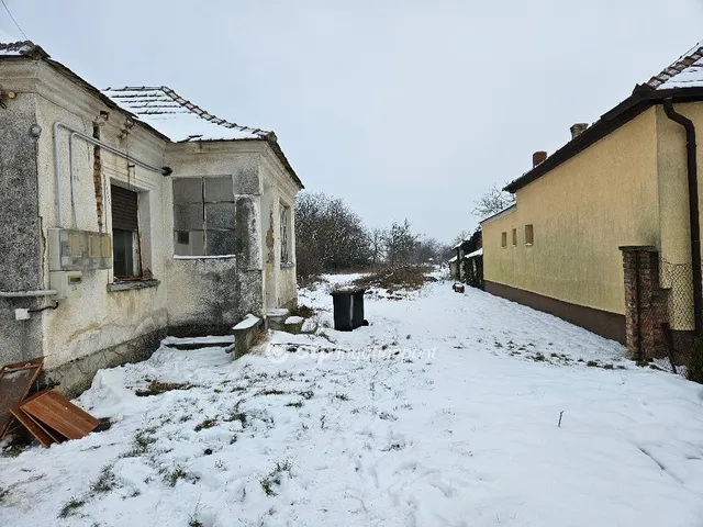 Eladó ház Tét 70 nm