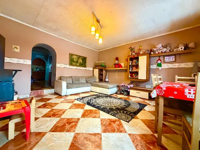 Eladó ház Pápateszér 114 nm