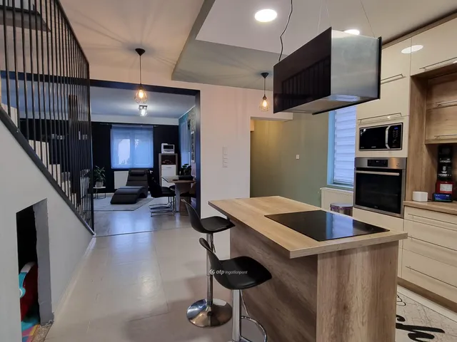 Eladó ház Nyárád 160 nm