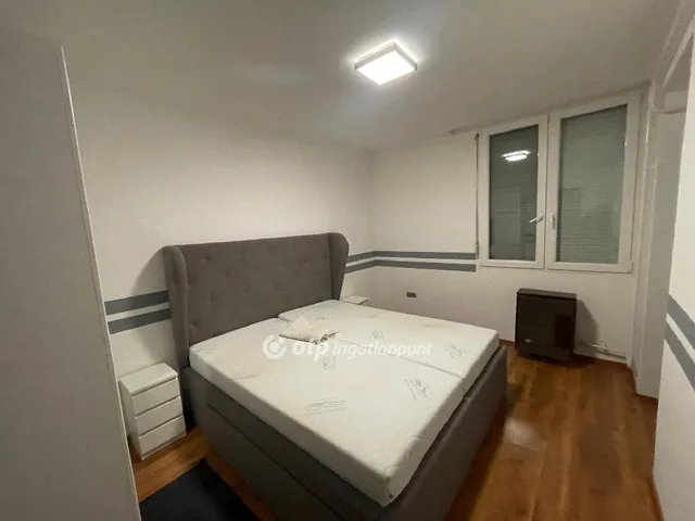 Eladó lakás Pápa, Vajda Péter-lakótelep 54 nm