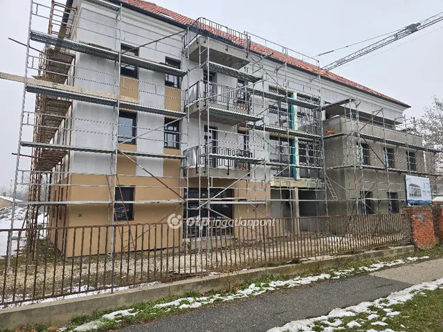 Eladó lakás Pápa, Felsőváros 45 nm