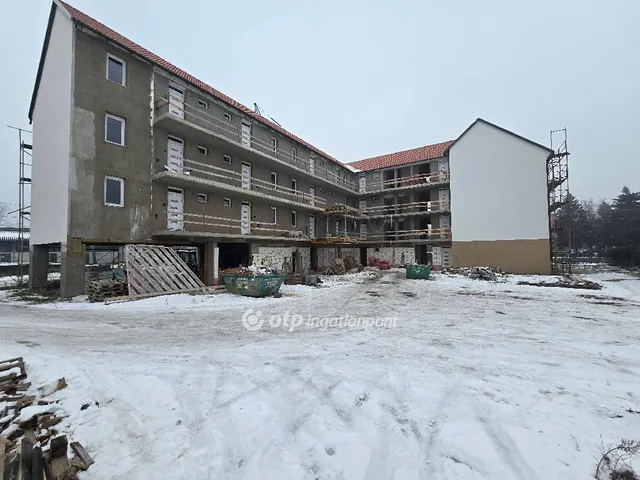 Eladó lakás Pápa, Felsőváros 45 nm