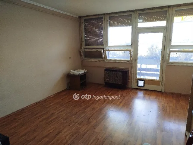 Eladó lakás Pápa, Vajda Péter-lakótelep 44 nm