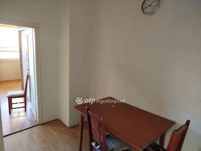 Eladó lakás Pápa, Vajda Péter-lakótelep 44 nm