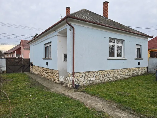 Eladó ház Pápa 96 nm