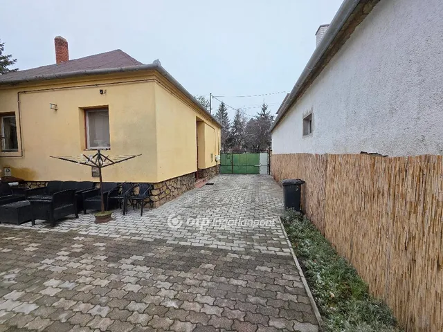 Eladó ház Pápa 198 nm