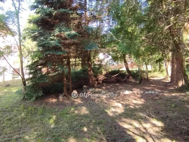 Eladó telek Döbrönte 304 nm