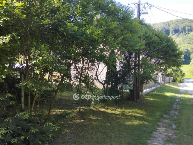 Eladó telek Döbrönte 304 nm