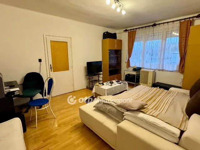 Eladó lakás Pápa, Belváros 50 nm