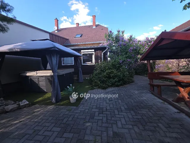 Eladó lakás Pápa, Felsőváros 83 nm