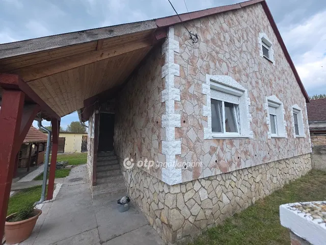 Eladó ház Devecser 125 nm