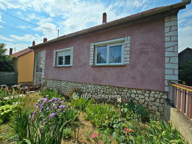 Eladó ház Pápa 98 nm