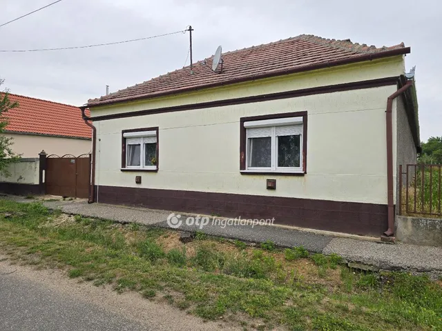 Eladó ház Iszkáz 90 nm