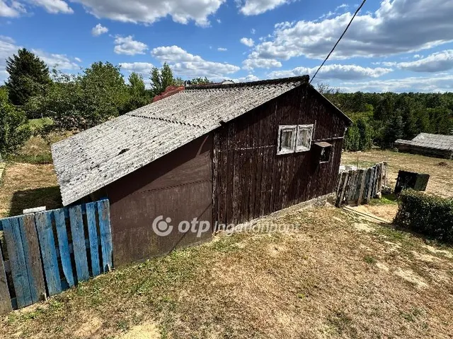 Eladó telek Pápa 886 nm