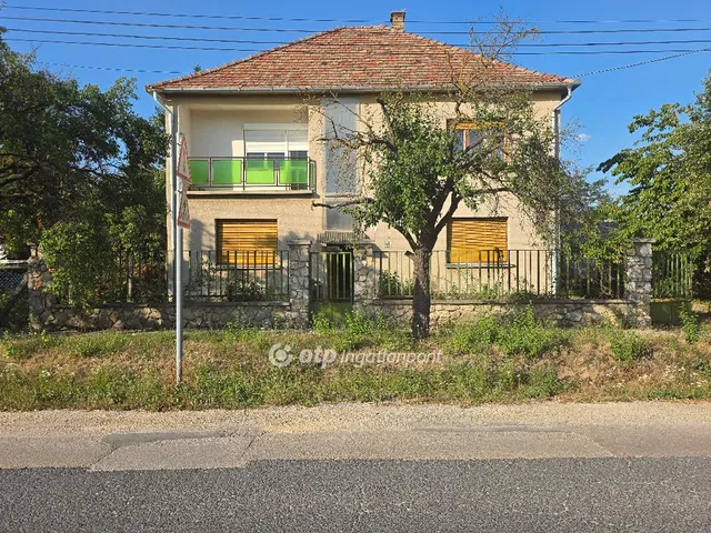Eladó ház Pápa 198 nm