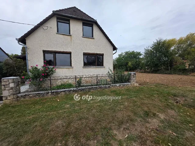 Eladó ház Szerecseny 221 nm