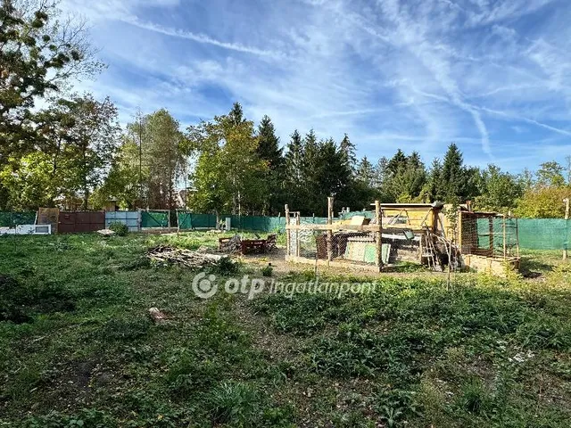 Eladó telek Pápa 814 nm