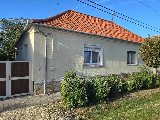 Eladó ház Pápa 170 nm