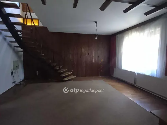 Eladó kereskedelmi és ipari ingatlan Kalocsa, Belváros 370 nm