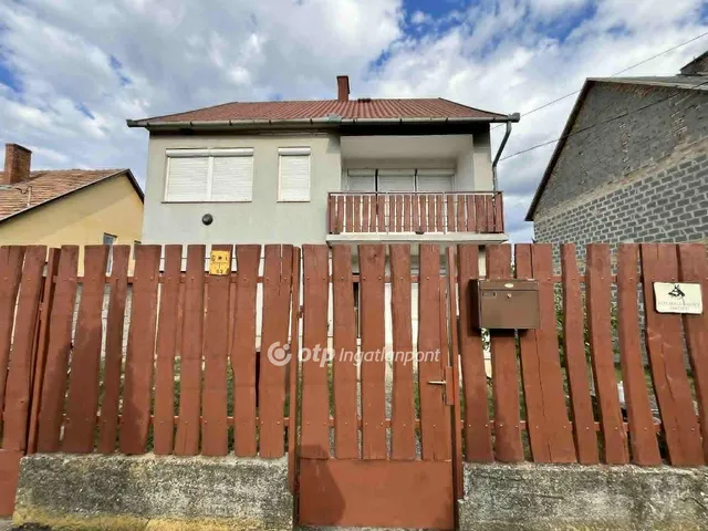 Eladó ház Dunaföldvár 190 nm