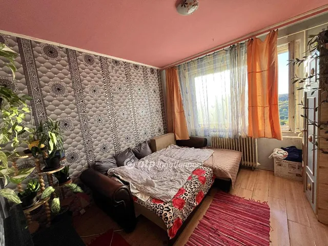 Eladó lakás Dunaújváros 58 nm