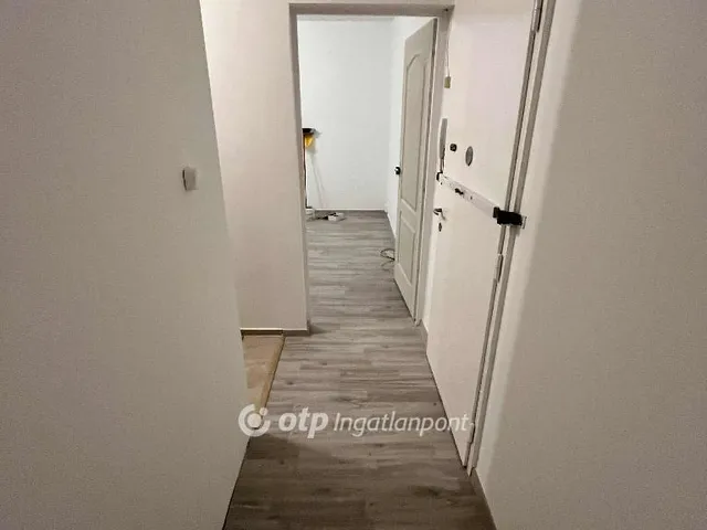 Eladó lakás Dunaújváros 34 nm