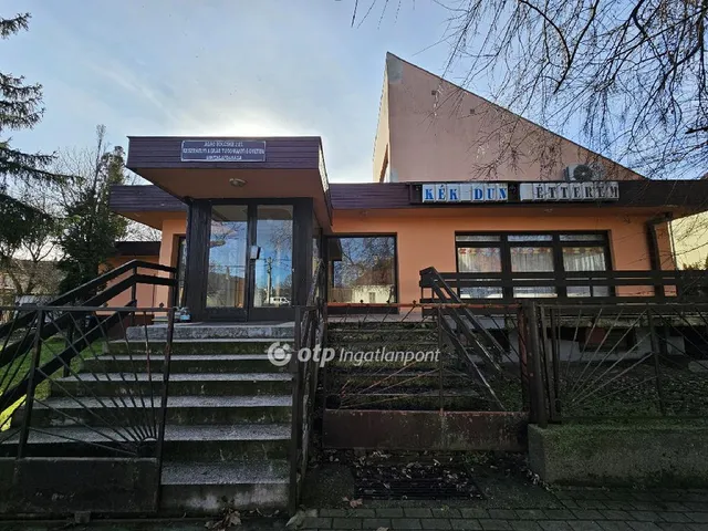 Eladó kereskedelmi és ipari ingatlan Bölcske 410 nm