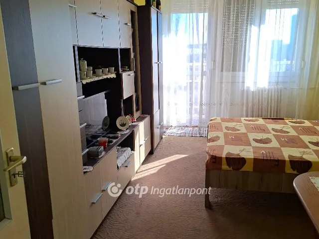 Eladó lakás Dunaújváros 58 nm