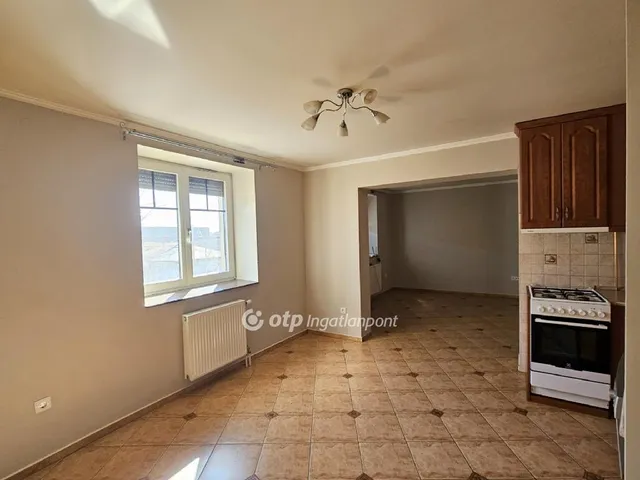 Eladó lakás Kalocsa 87 nm