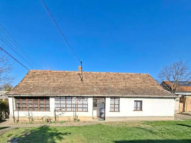 Eladó ház Nagyvenyim 64 nm
