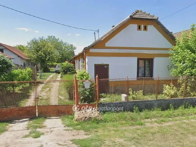 Eladó ház Baracs 90 nm
