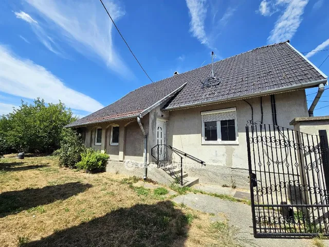 Eladó ház Bátya 100 nm