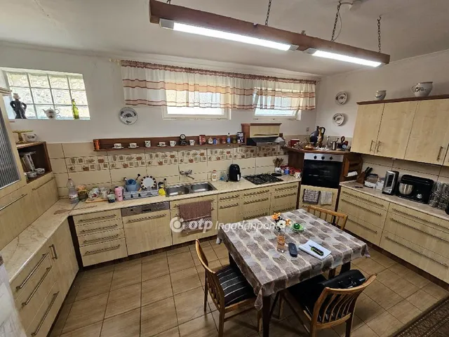 Eladó ház Bátya 100 nm