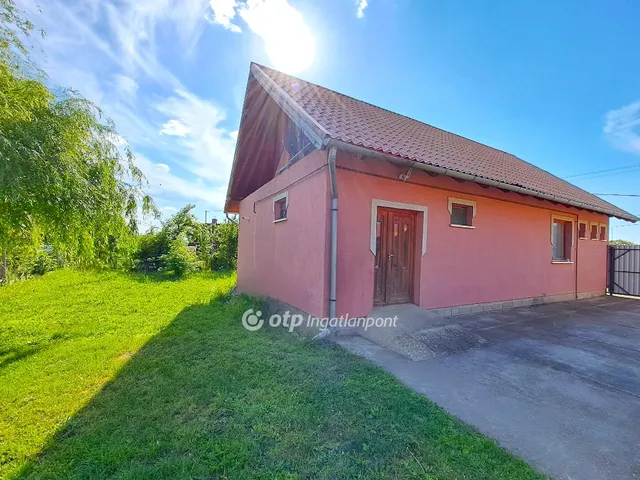 Eladó ház Rákócziújfalu 83 nm
