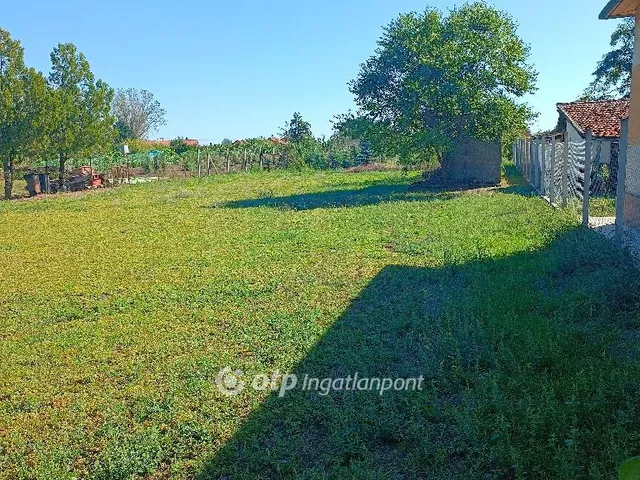 Eladó telek Tiszajenő 2033 nm