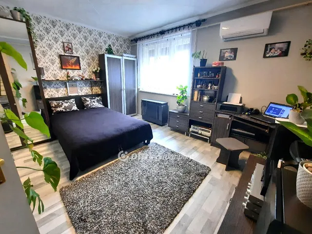 Eladó lakás Kiskunfélegyháza, Petőfi-lakótelep 60 nm