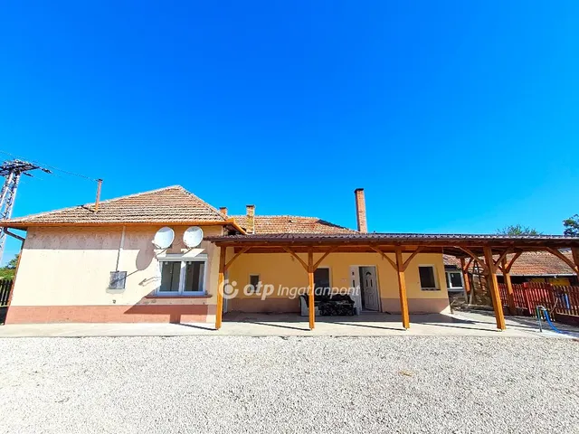 Eladó ház Tiszakécske, Tiszabög 121 nm