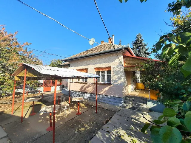 Eladó ház Tiszasas 80 nm