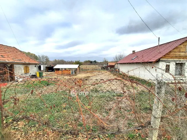 Eladó telek Pilis 1618 nm