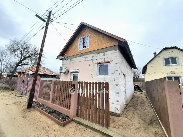 Eladó ház Pilis 33 nm