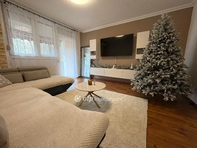 Eladó lakás Kecskemét, Árpádváros 63 nm