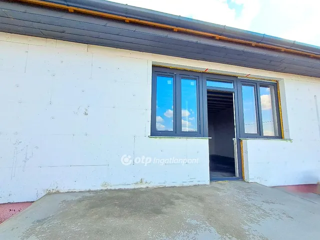 Eladó lakás Kocsér 47 nm