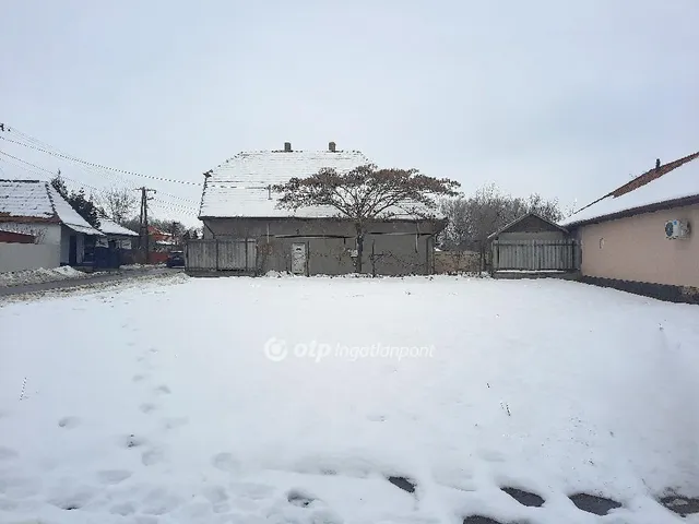 Eladó telek Pilis 422 nm