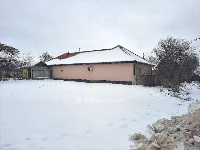 Eladó telek Pilis 422 nm